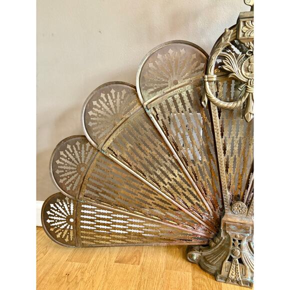 Vintage MCM Victorian Brass Fireplace Fan Peacock Folding Screen Ornate Art Deco - Picture 5 of 10